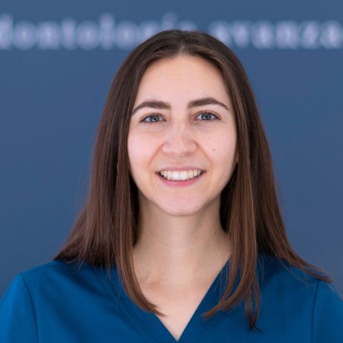 Dra-maria-martinez-ferrero-periodoncia-clinica-dental-alcobendas-piñeda-odeh